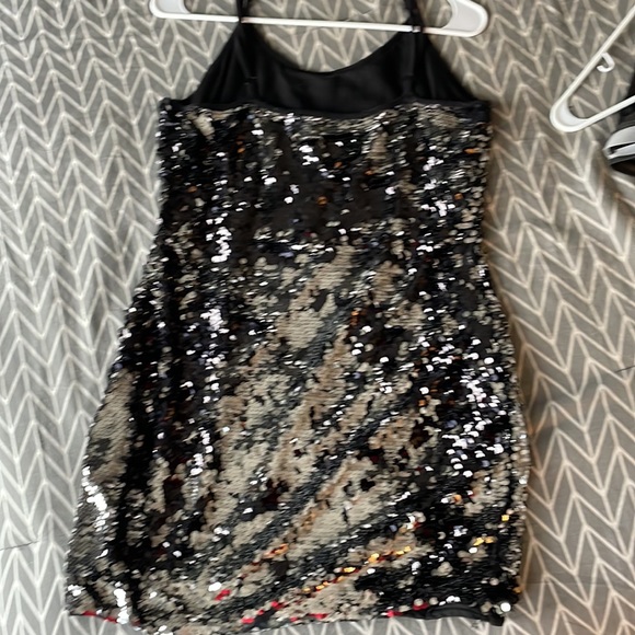 Silver sequin mini dress size medium - Picture 3 of 3